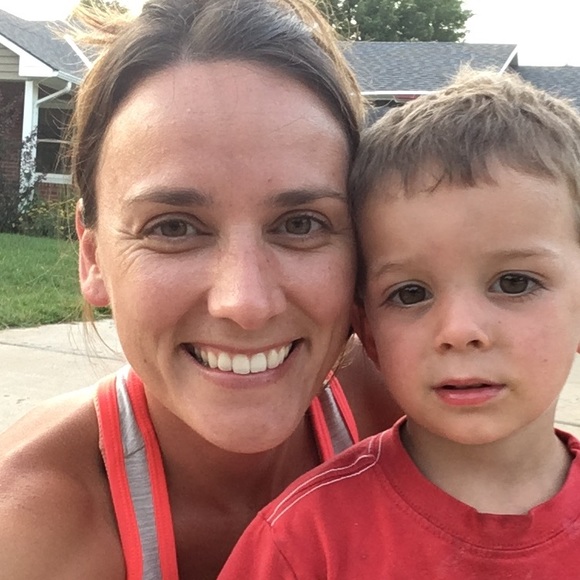 Meet your Posher, Julie - Picture 3 of 7